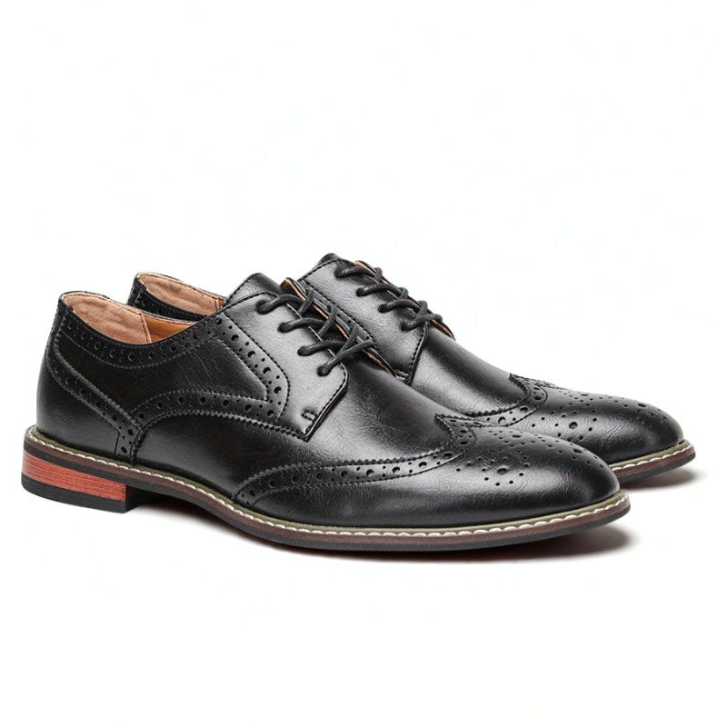 Scarpa Oxford Nera – Design Sobrio e Raffinato